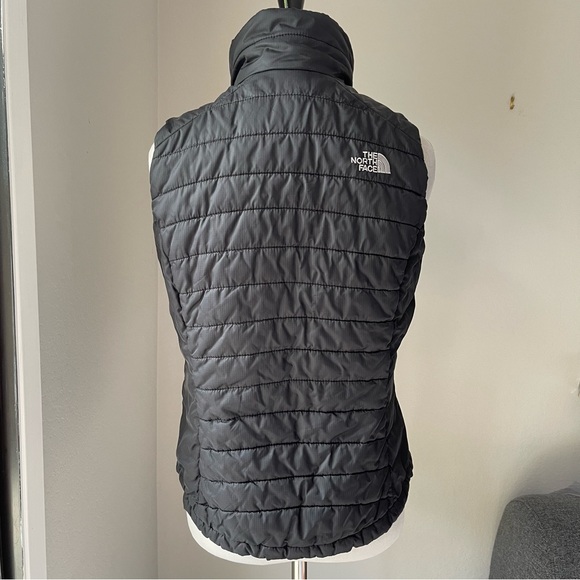 The North Face Puffer Vest - Picture 4 of 6